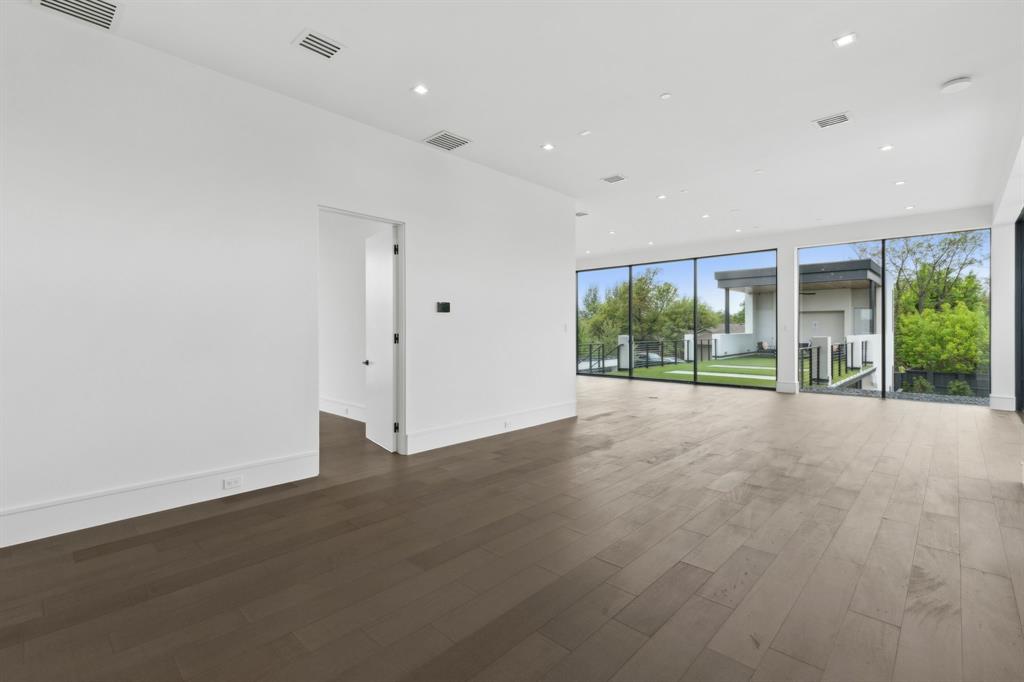 ROXBURY PARK - Residential