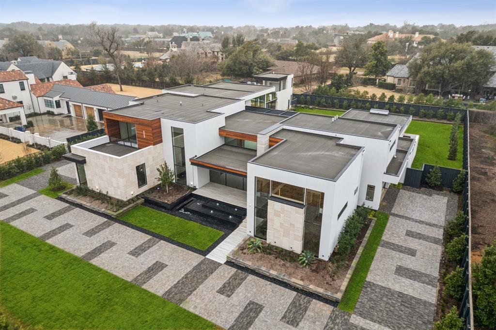 10335 Lennox Lane