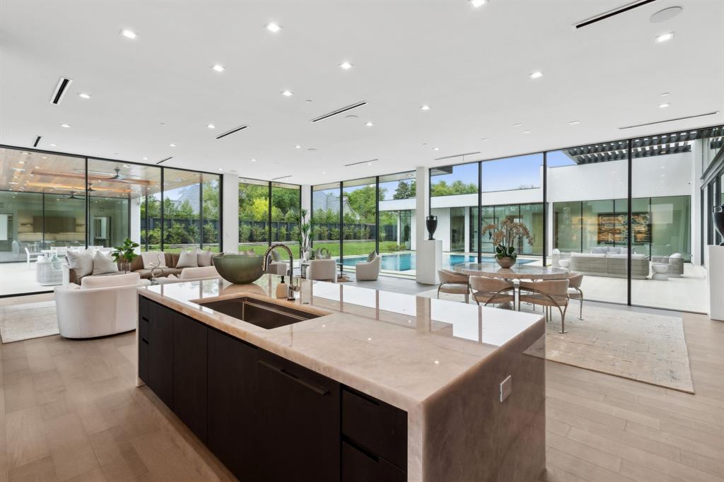 ROXBURY PARK - Residential