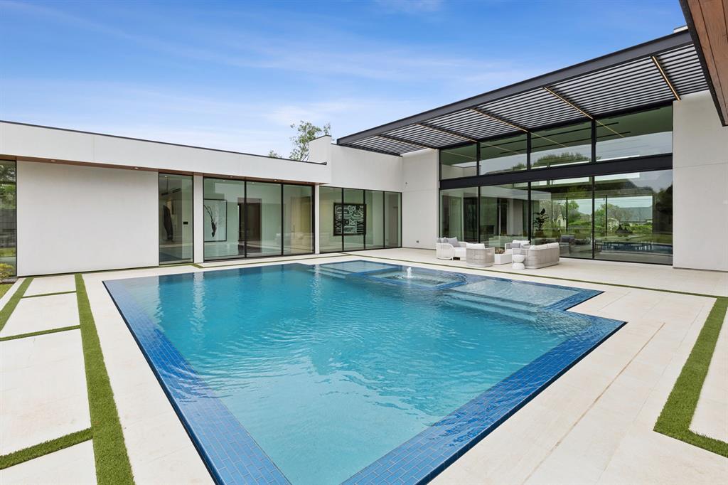 ROXBURY PARK - Residential