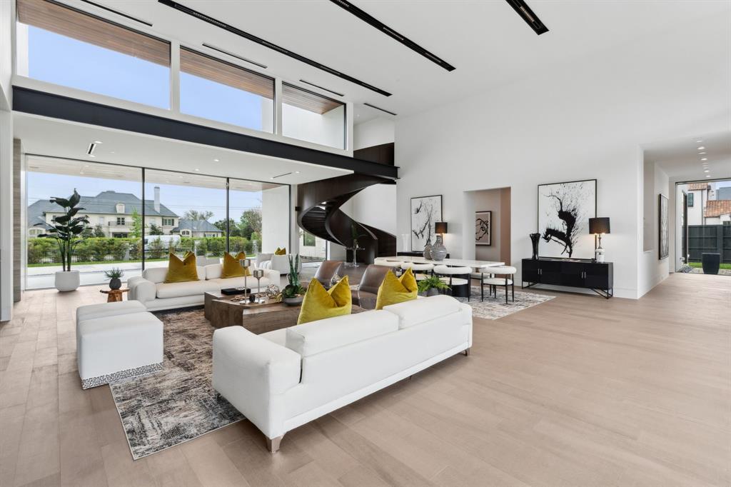 ROXBURY PARK - Residential