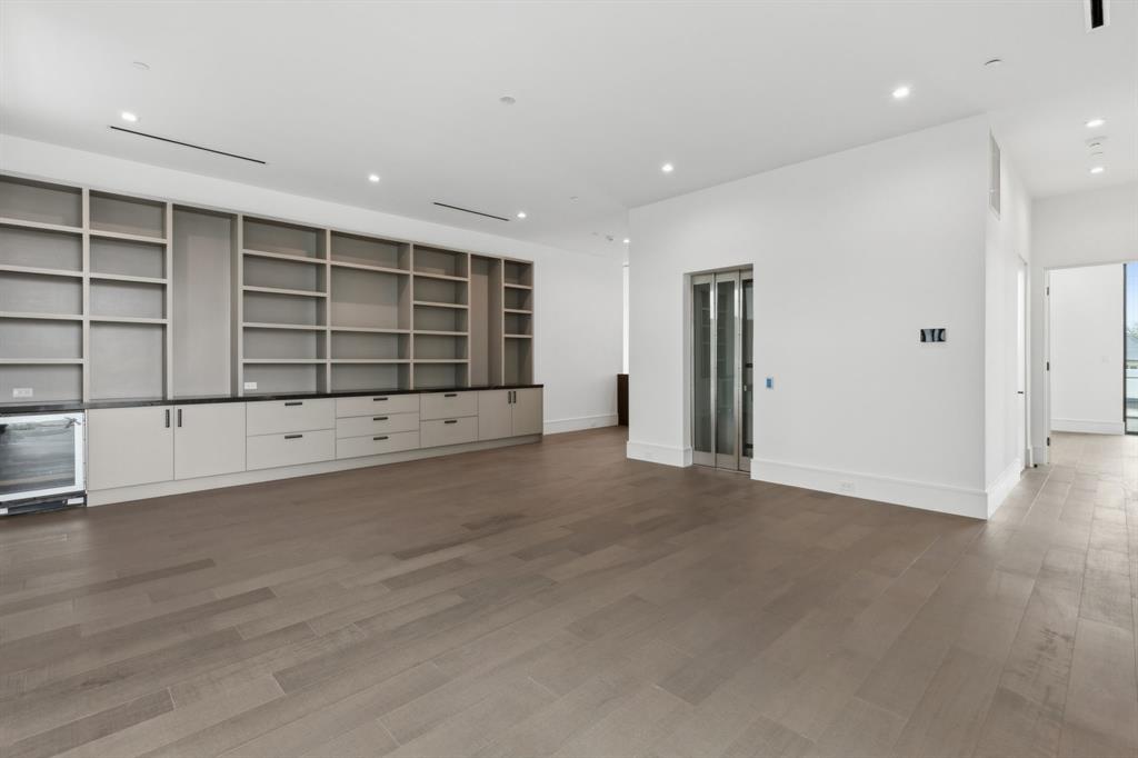 ROXBURY PARK - Residential