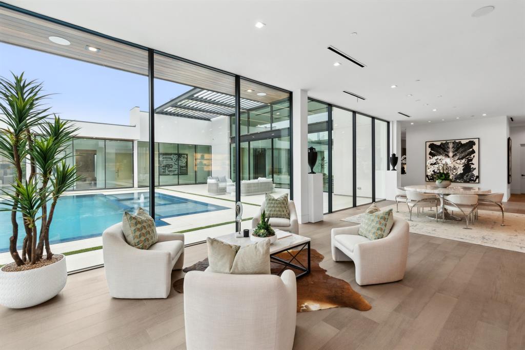 ROXBURY PARK - Residential