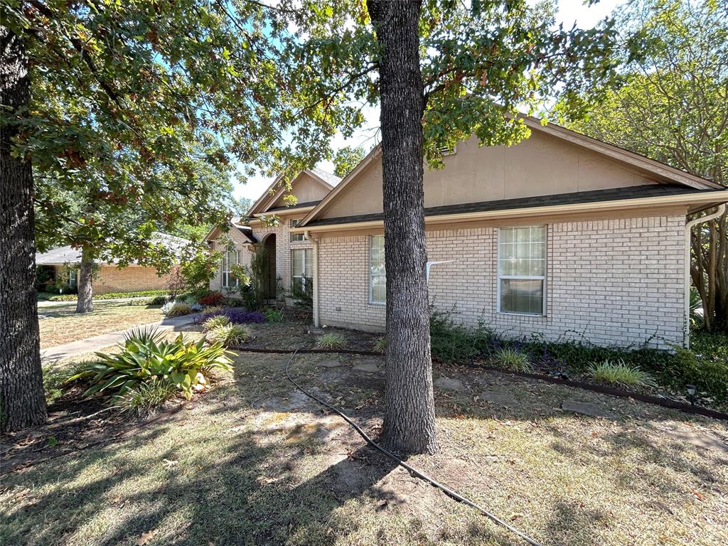 1328 Azalea Drive