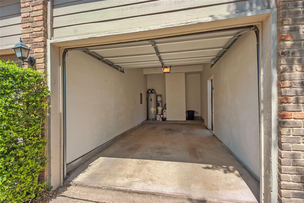 Oaks On Montfort Condos - Residential