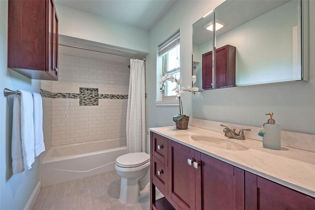 Oaks On Montfort Condos - Residential