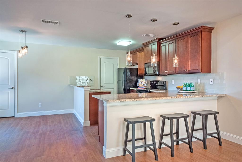 Oaks On Montfort Condos - Residential