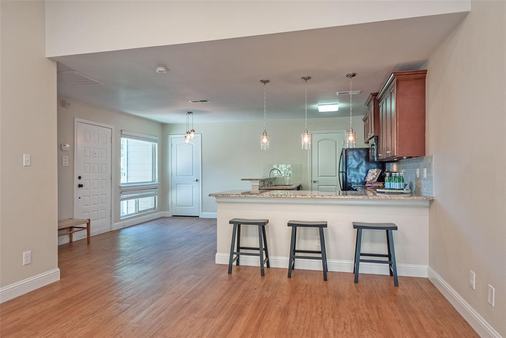 Oaks On Montfort Condos - Residential