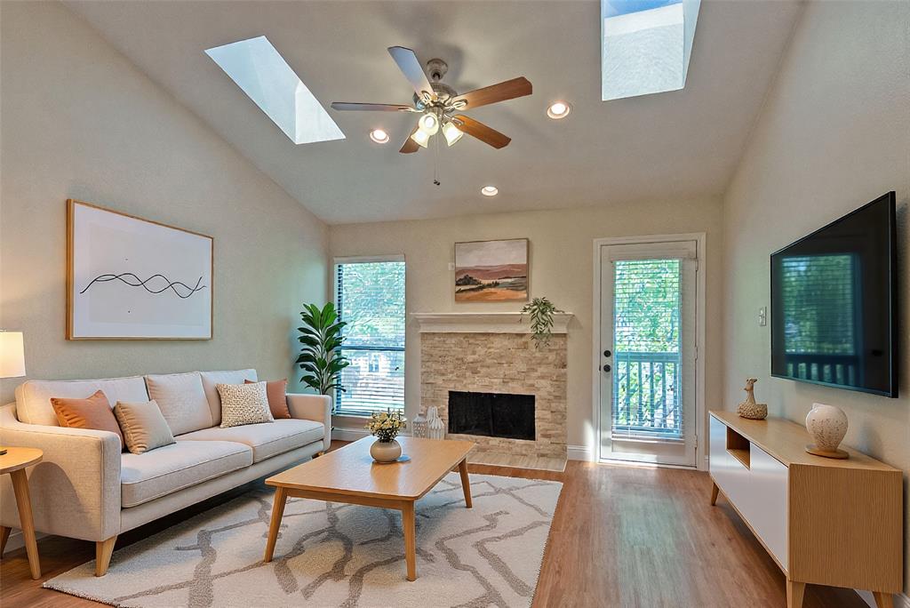 Oaks On Montfort Condos - Residential