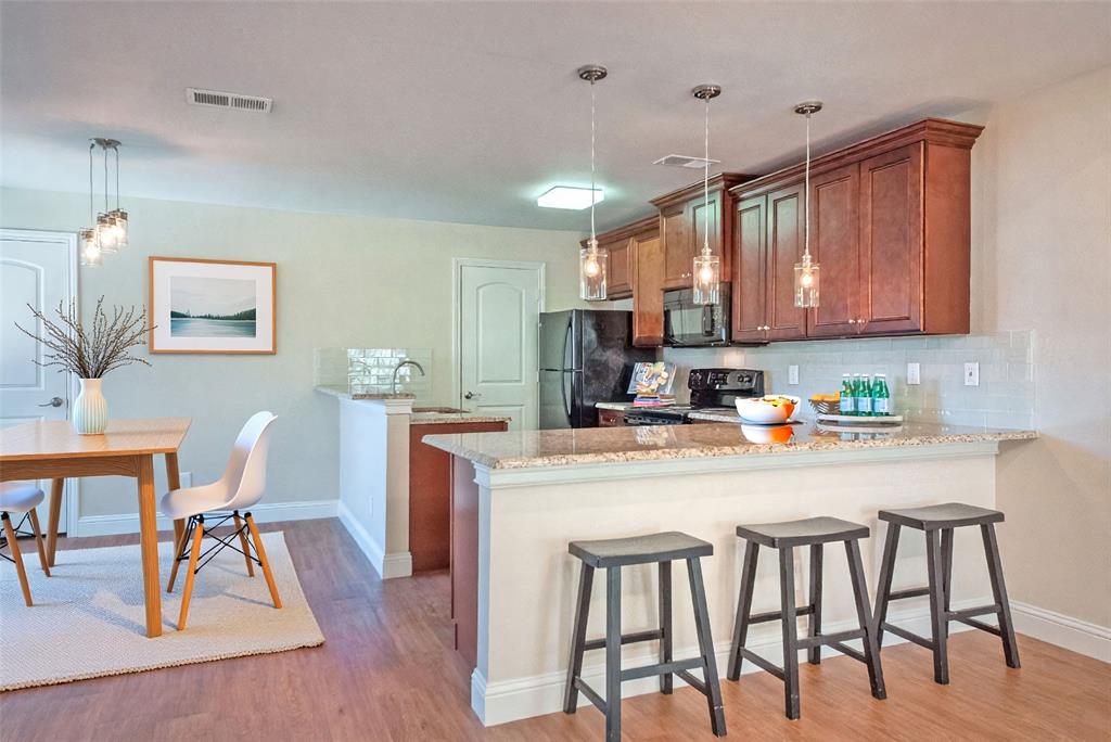 Oaks On Montfort Condos - Residential