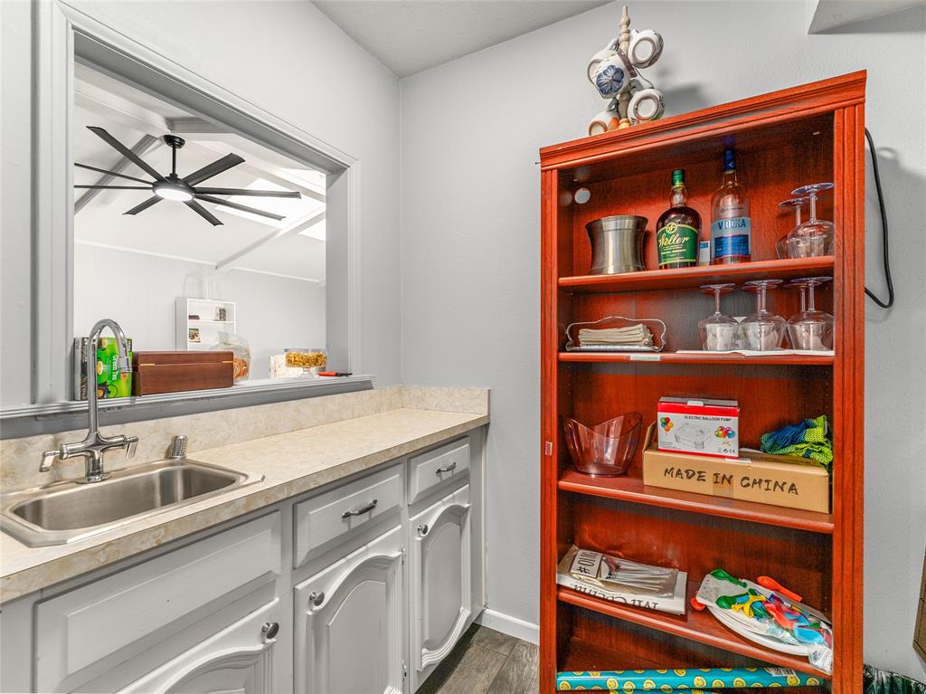 Schreiber Manor 06 Inst - Residential