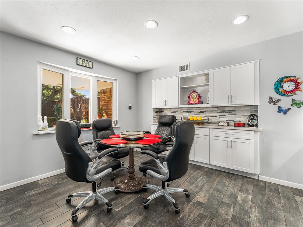 Schreiber Manor 06 Inst - Residential