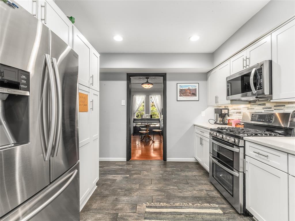 Schreiber Manor 06 Inst - Residential