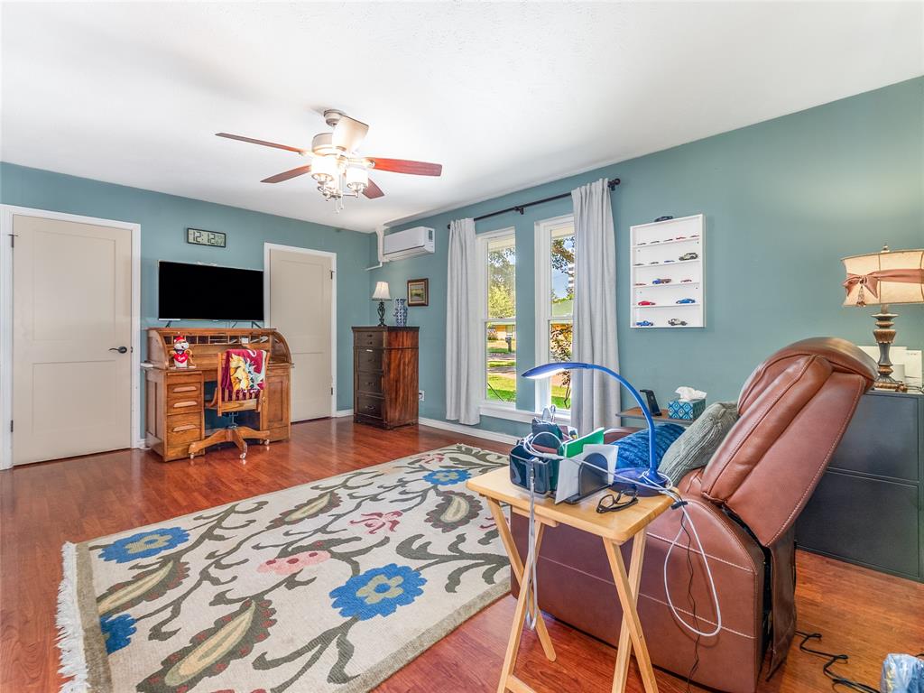 Schreiber Manor 06 Inst - Residential