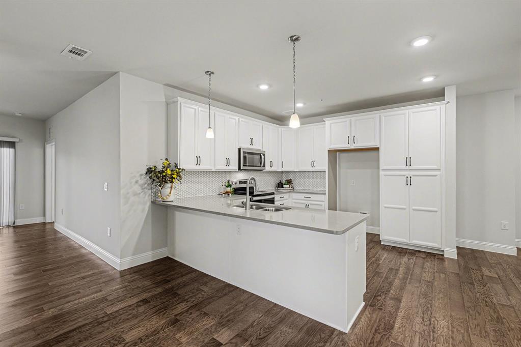 Gatherings at Mercer Crossing Condo B - Residential