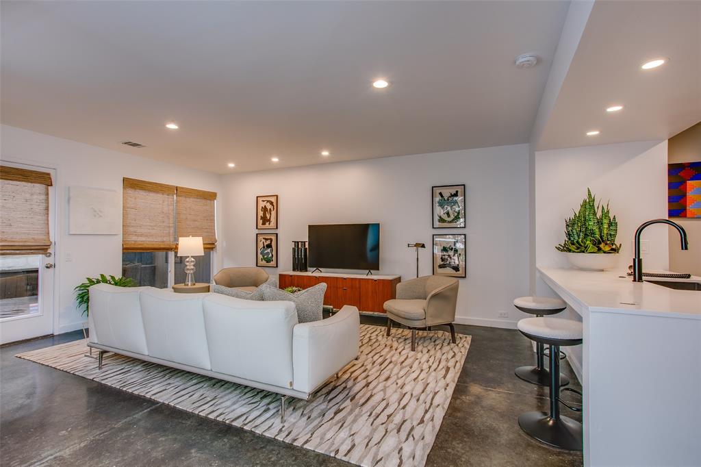 4214 Buena Vista Street 9