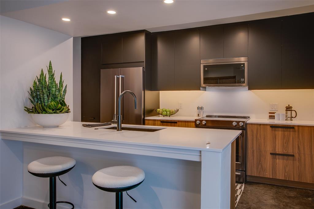 4214 Buena Vista Street 9