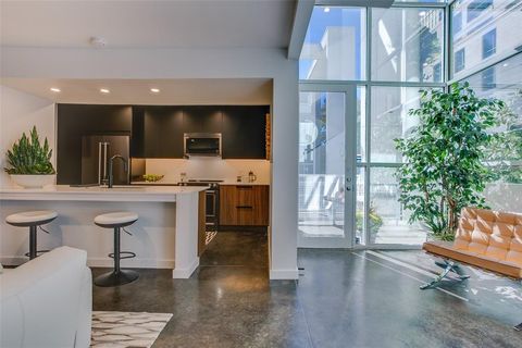 Photo of 4214 Buena Vista Street #9, Dallas, TX 75205 (MLS # 21100457)