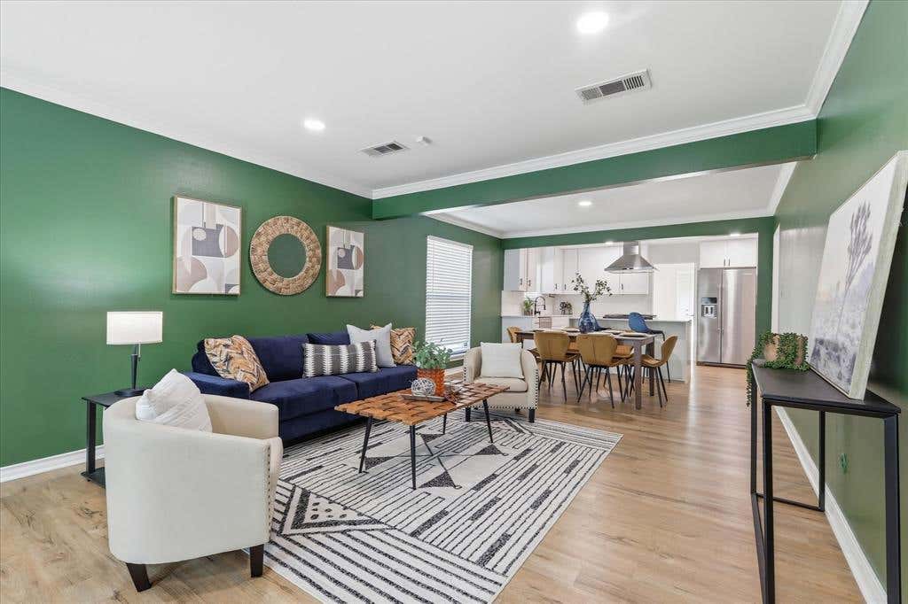 Photo of 1235 Barlow Avenue, Dallas, TX 75224 (MLS # 21312347)