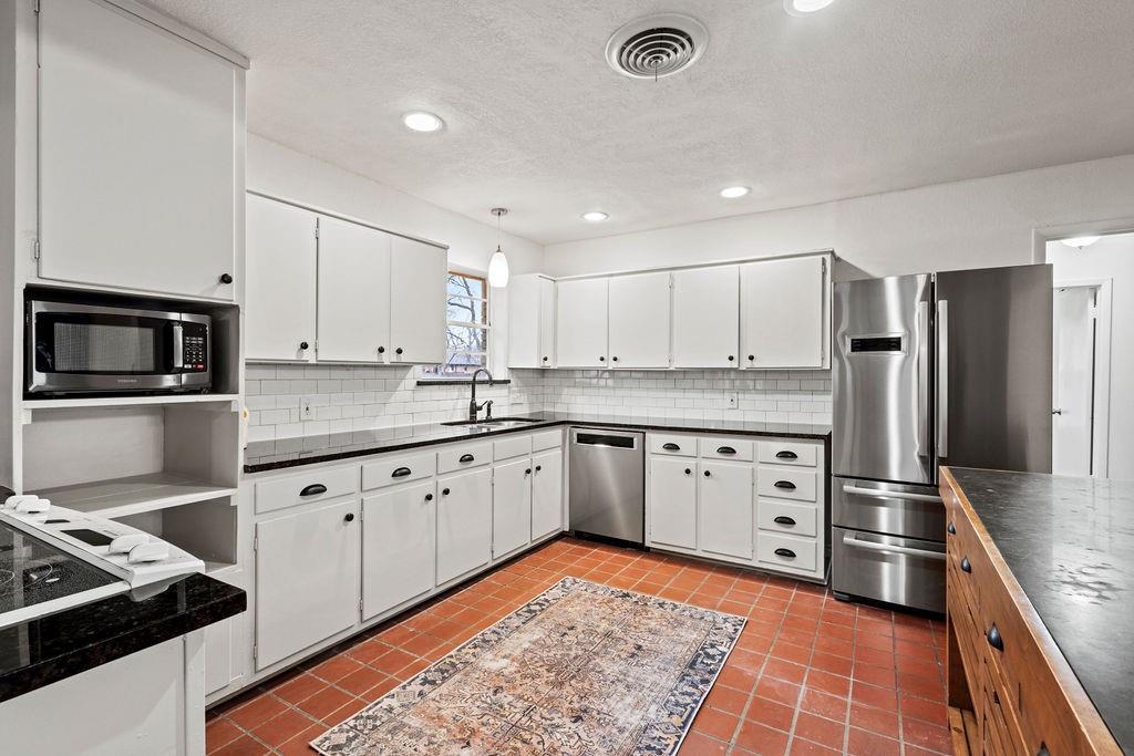 Claremont 01 Inst - Residential