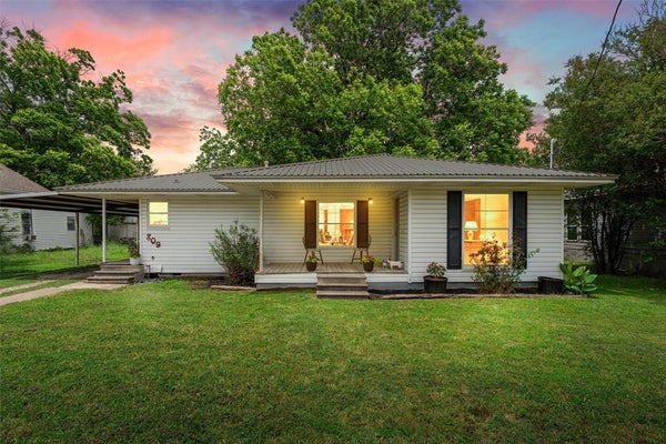 809 E LIMESTONE AVE, MART, TX 76664 - Image d7cd98c6f8ee54463200fbfbb5bd6865/3009984585
