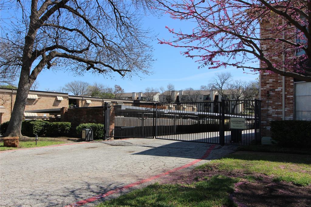 Royal Oaks Condos Bldg A - Residential