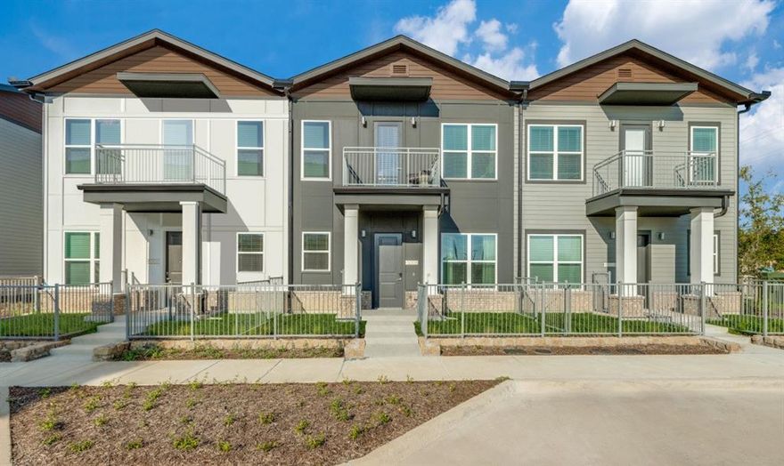 Discover the lifestyle that awaits at Jefferson North Ranch. Our stunning homes and expansive community will easily suit every lifestyle. Throughout each of our luxury apartment homes and townhomes in McKinney, TX, residents will find features like private patios where they can rest and relax and gourmet kitchens that are perfect for entertaining. Our gorgeous community is filled with stunning spaces that residents can explore, and the walkability makes getting anywhere a breeze. 

Aside from our stunning homes, our ideal location will allow residents to explore all that surrounds our community. Residents will love living near TPC Craig Ranch where they can perfect their swing, grab a bite at Mi Cocina or Hat Creek Burger Company, or find all that they need at the Allen Premium Outlets. With our location in McKinney and our stunning amenities, residents will love getting to discover all that awaits at Jefferson North Ranch.