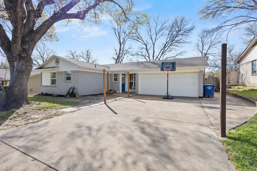 1716 Caravan Trail