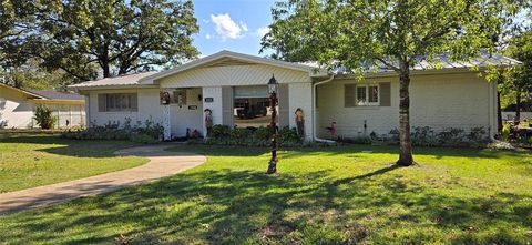 A home in Grand Saline