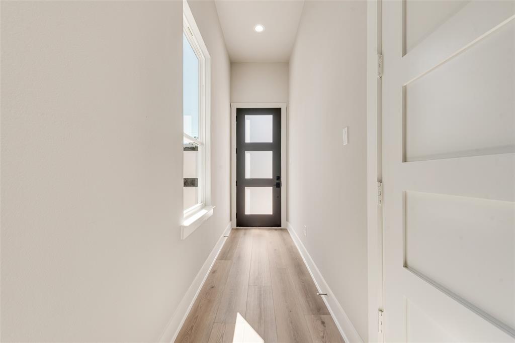 Lincoln Manor 02 - Residential