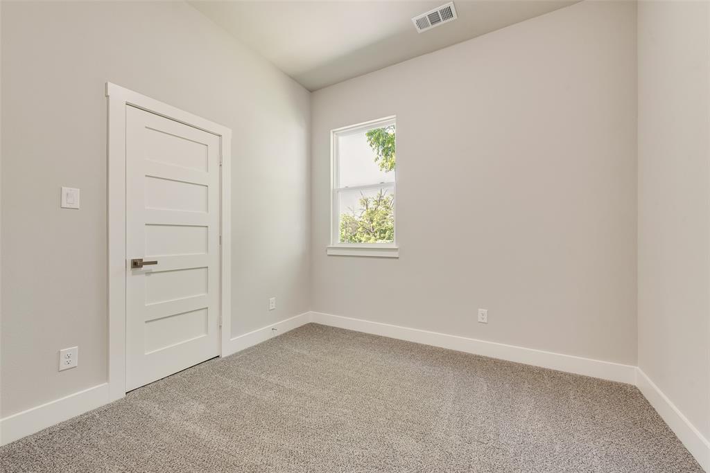 Lincoln Manor 02 - Residential