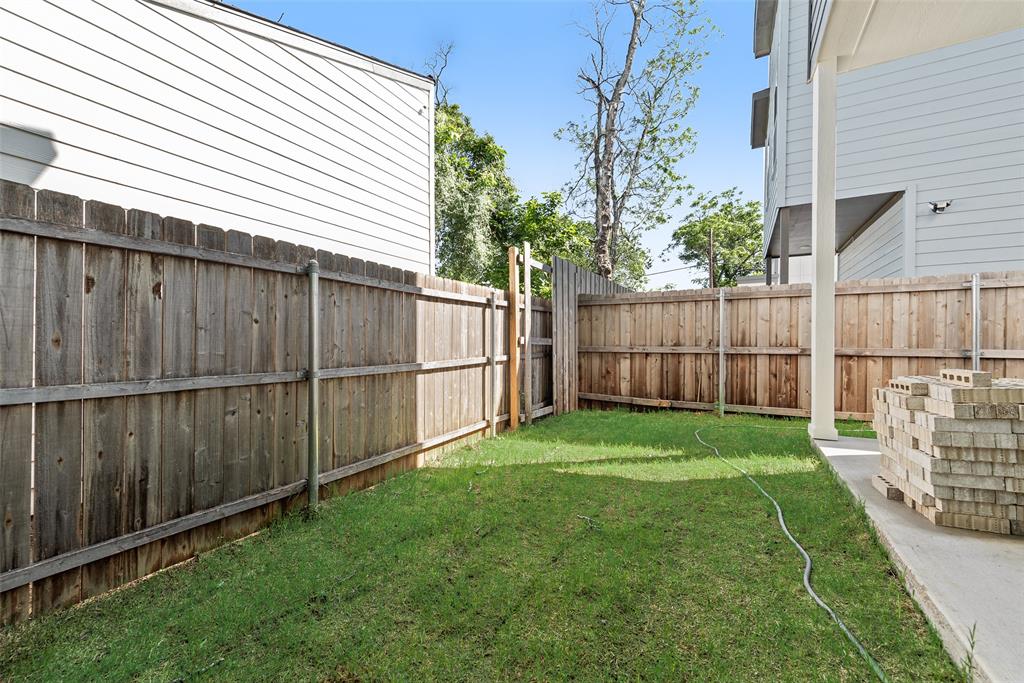 Lincoln Manor 02 - Residential