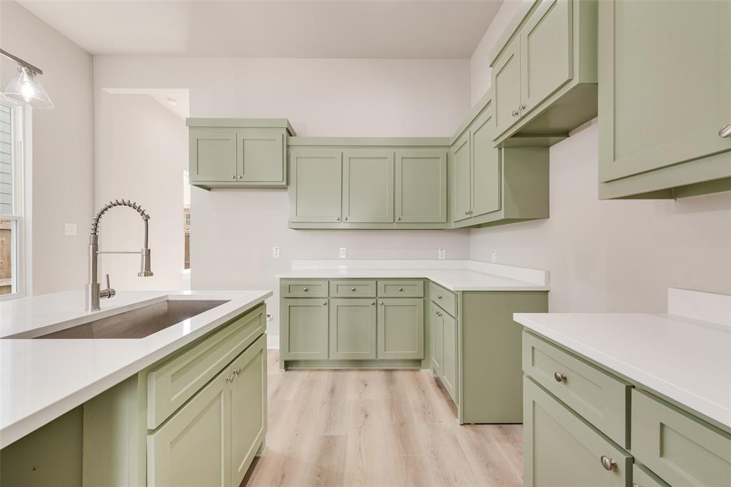 Lincoln Manor 02 - Residential