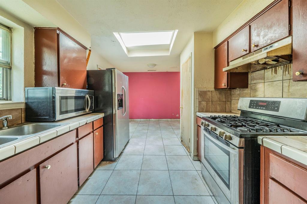1715 Trade Winds Drive