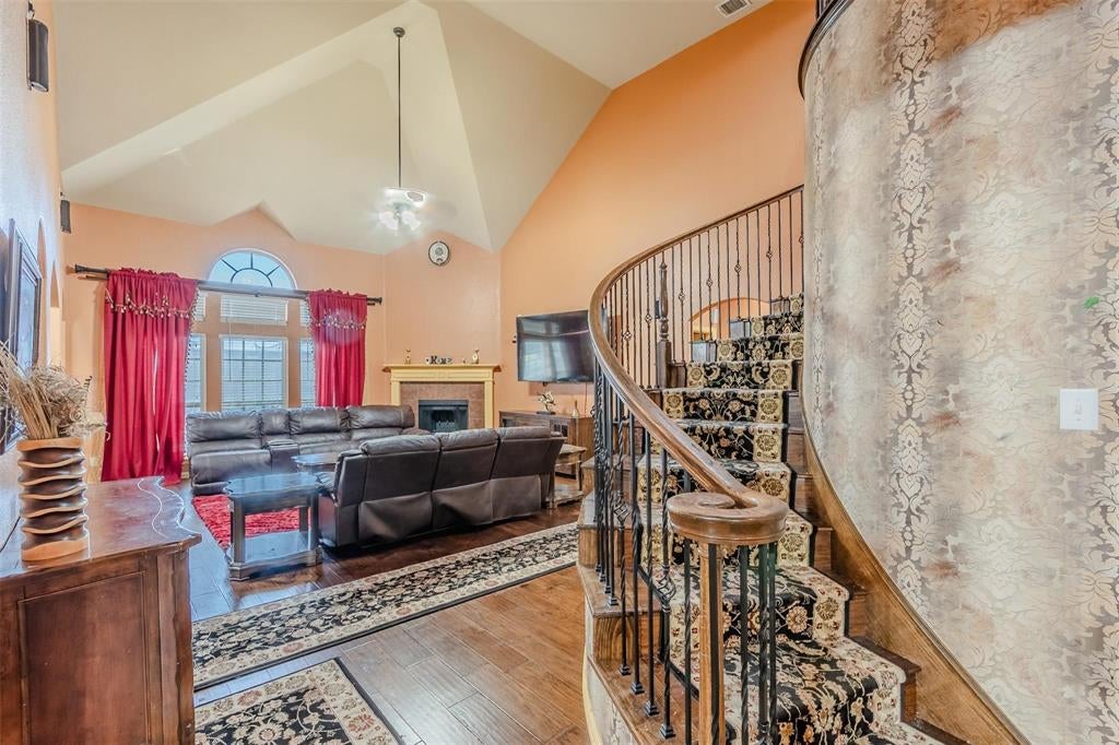 7208 Roble