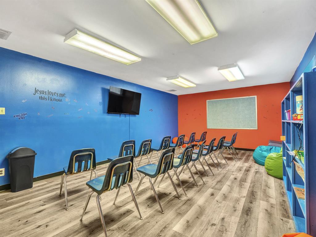 Pipeline Road Ch Of Christ Adn - Commercial Sale