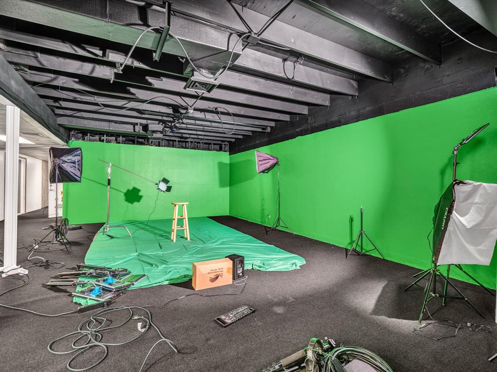 Pipeline Road Ch Of Christ Adn - Commercial Sale