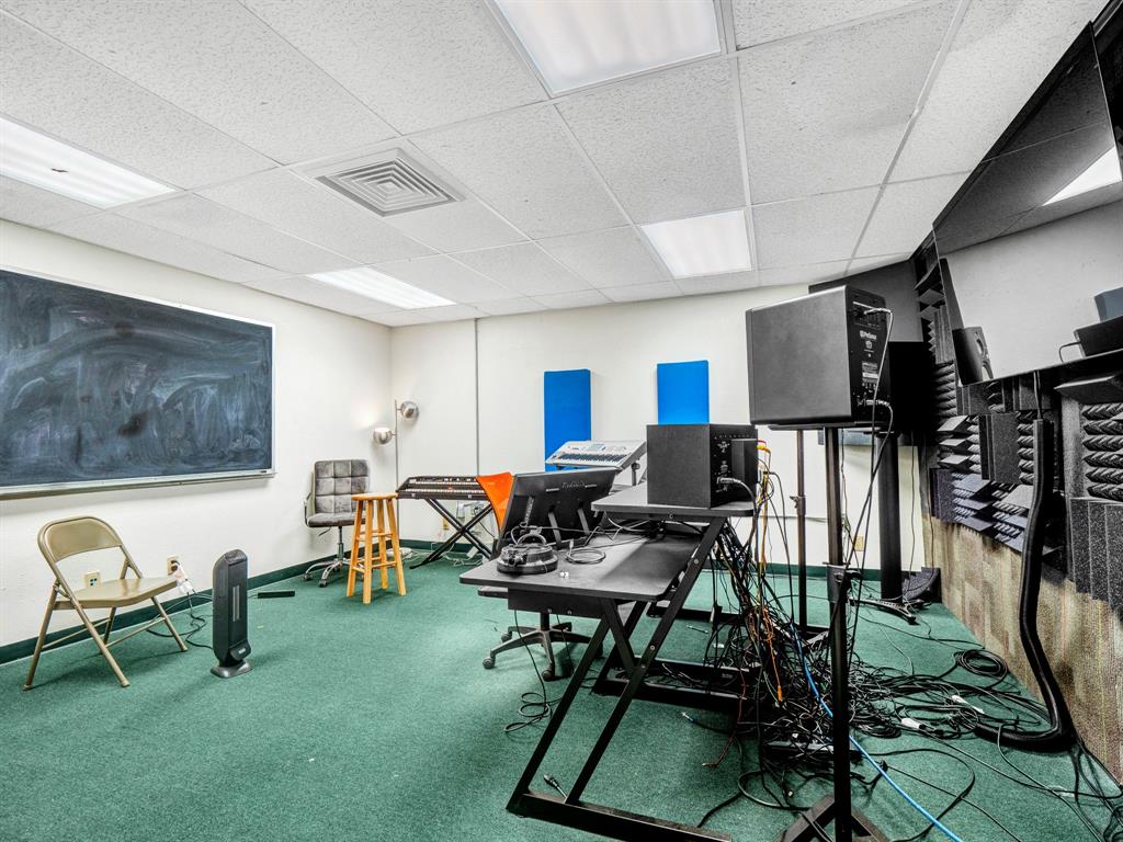 Pipeline Road Ch Of Christ Adn - Commercial Sale