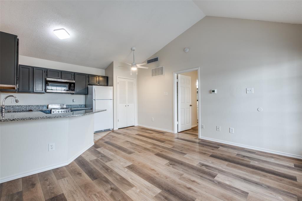 6108 Abrams Road 424