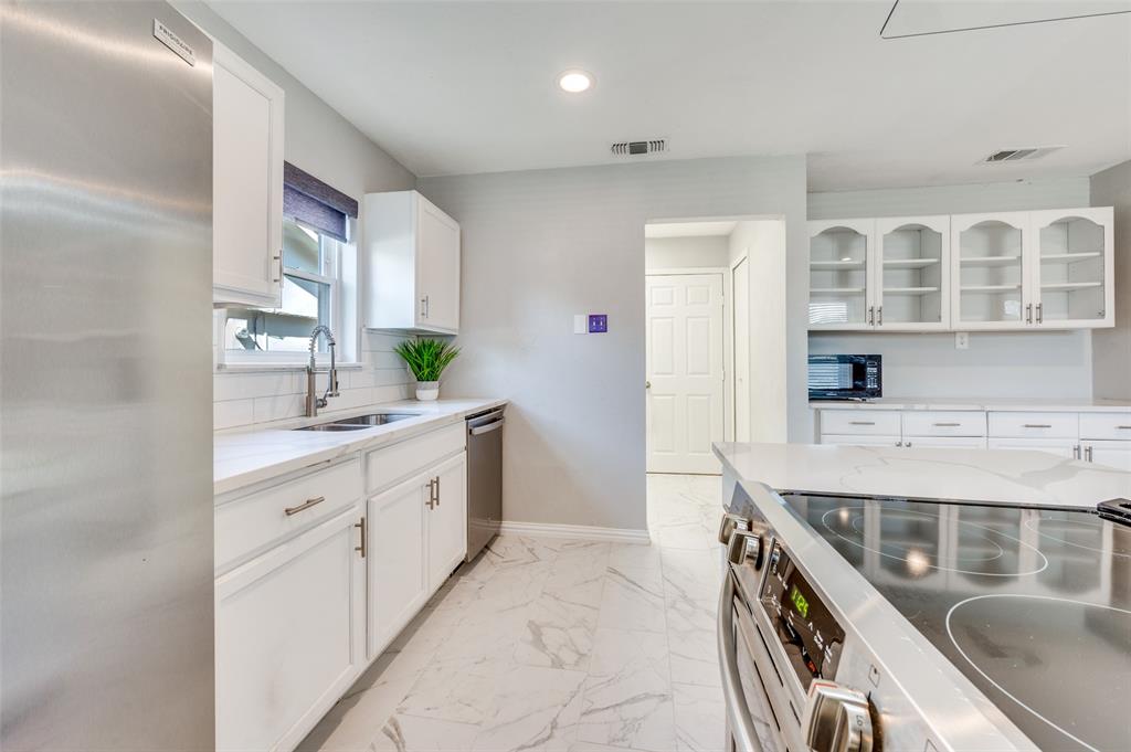 2043 Chatsworth Road