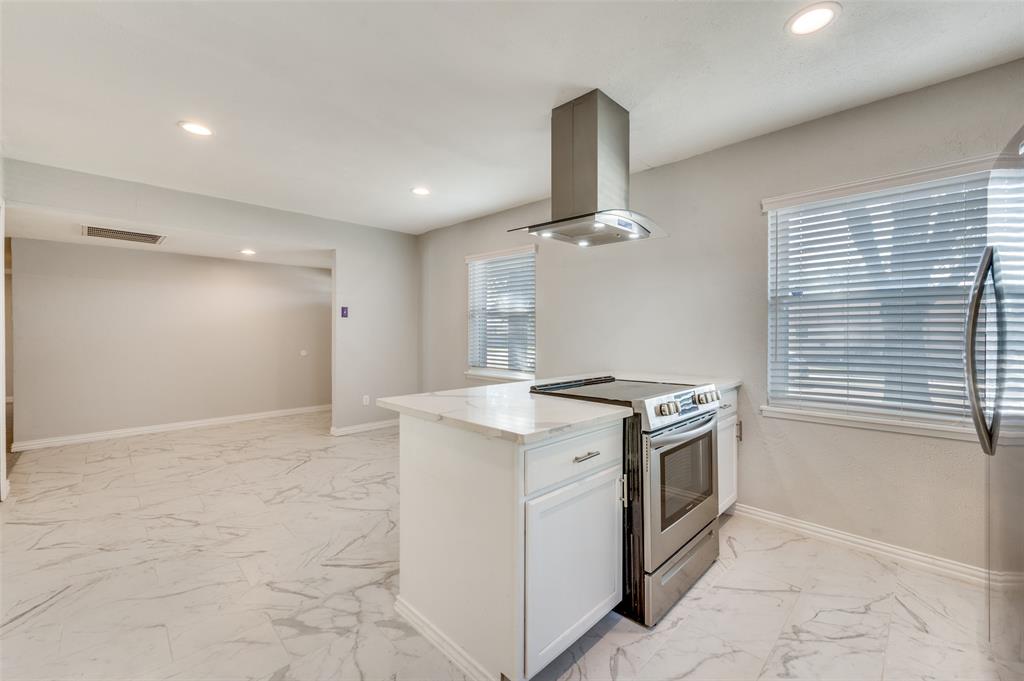 2043 Chatsworth Road