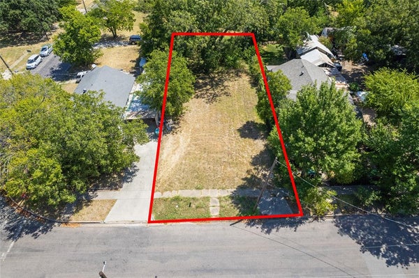 819 N WALNUT ST, SHERMAN, TX 75090 - Image d7f83d35a5ed3884d803fb0a50d3df93/1642575338