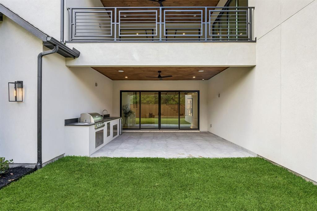 Royal Crest - Residential