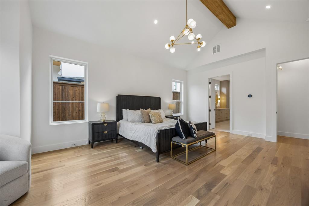 Royal Crest - Residential