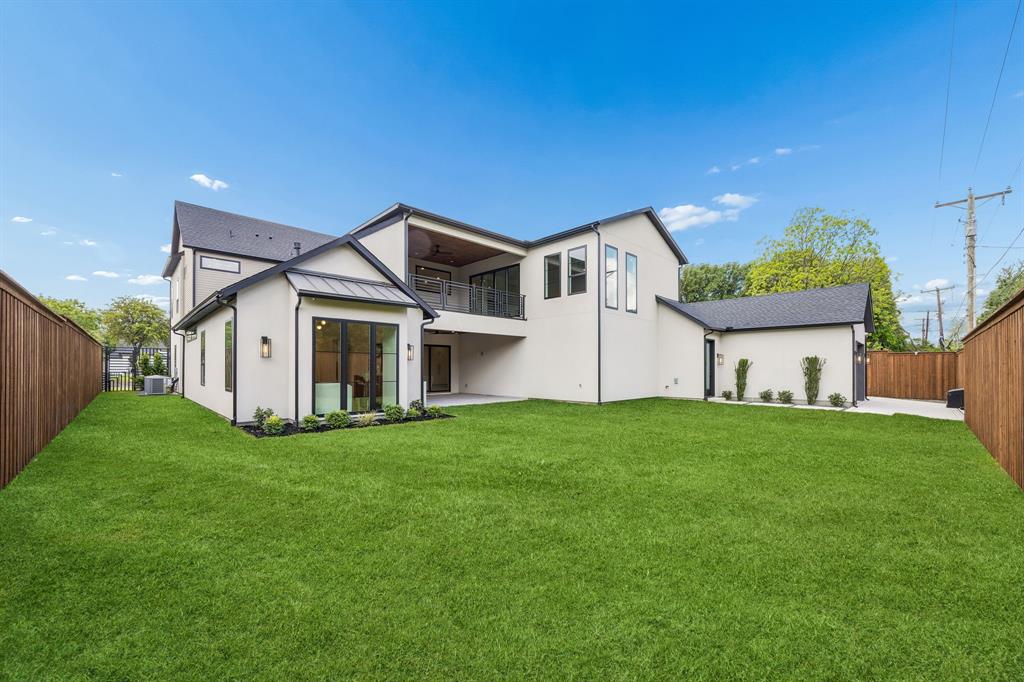 Royal Crest - Residential