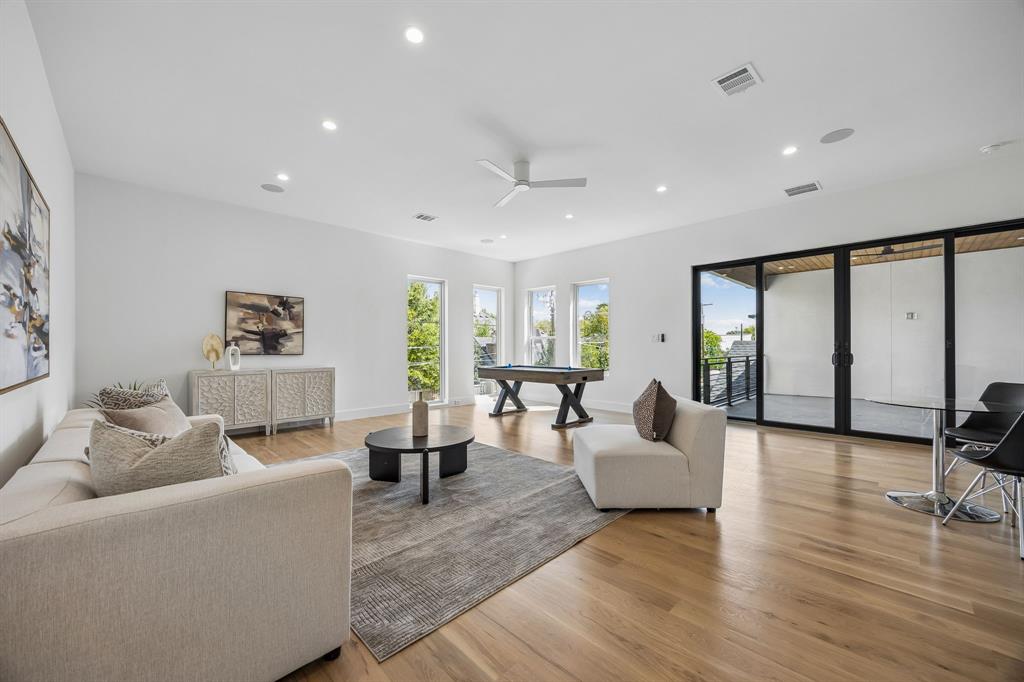 Royal Crest - Residential