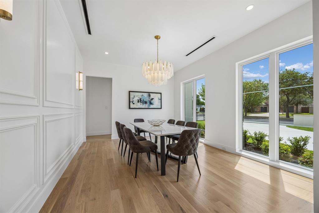 Royal Crest - Residential