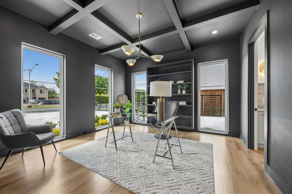 Royal Crest - Residential