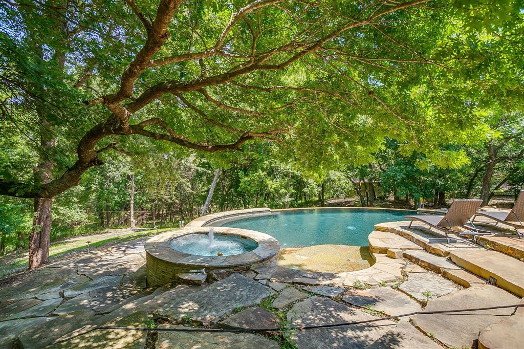 1107 N Cockrell Hill Road