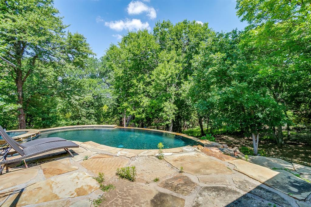 1107 N Cockrell Hill Road